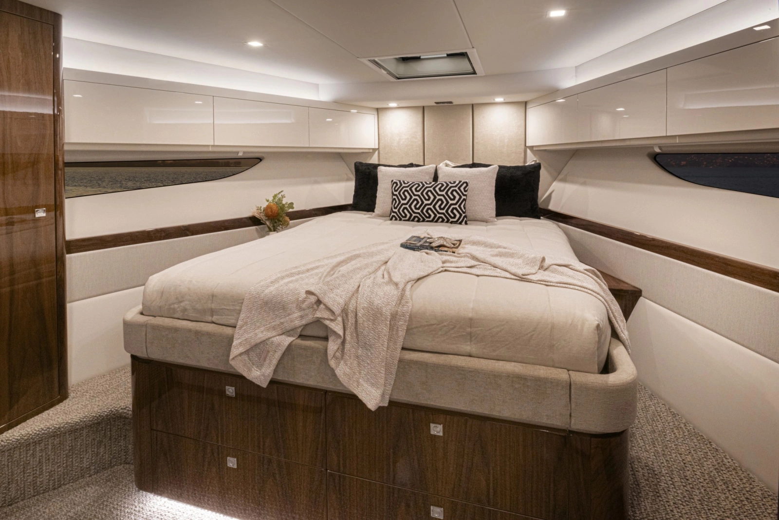 68 Sports Motor Yacht 68ft Riviera Yacht For Sale