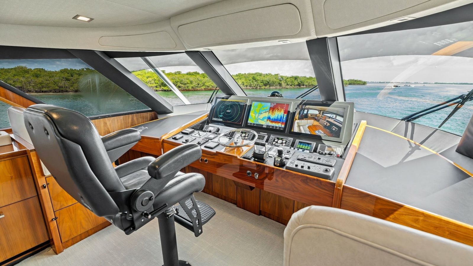2016 Viking 80 Enclosed Bridge- FRIGATE- Helm