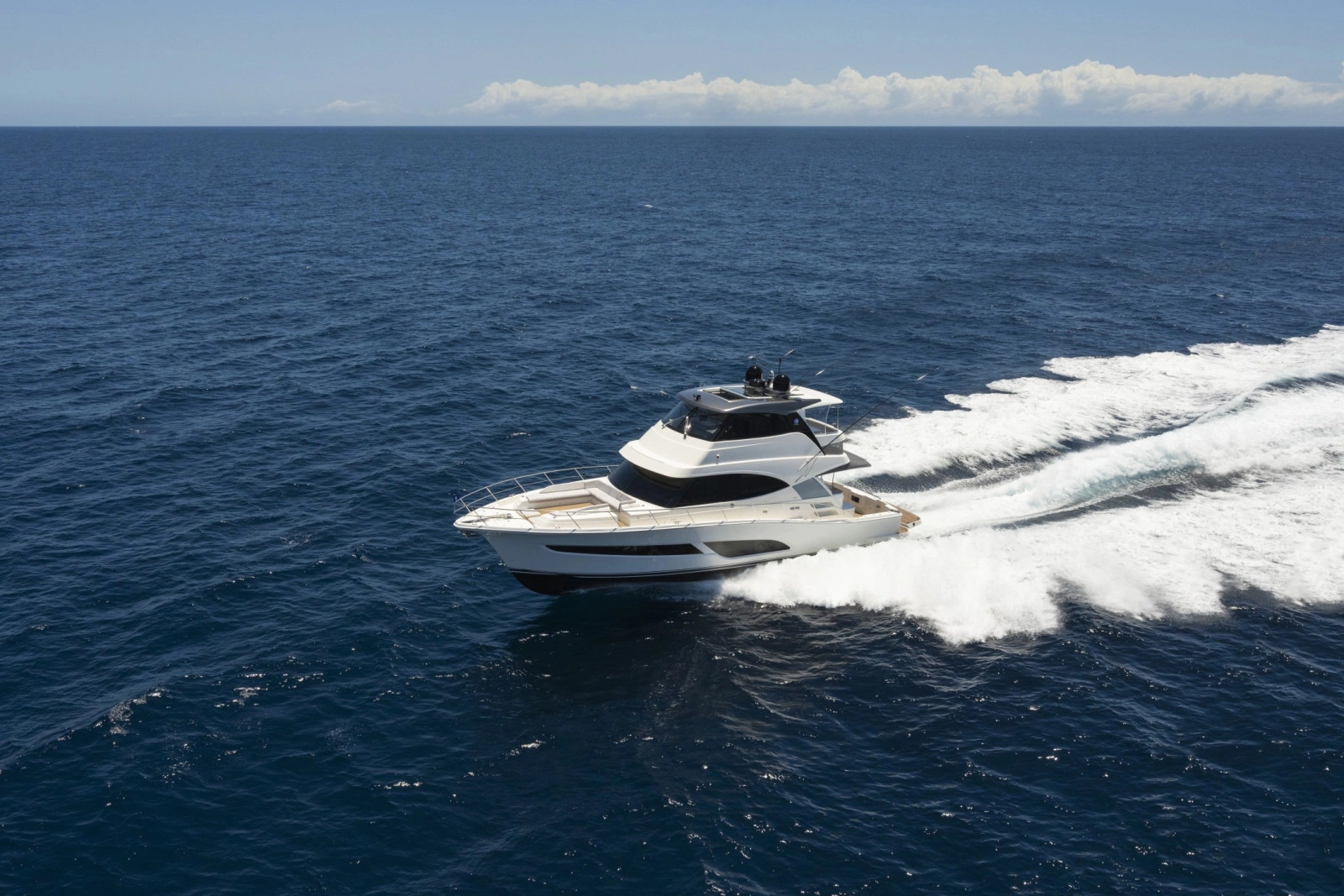 58 Sports Motor Yacht 58ft Riviera Yacht For Sale
