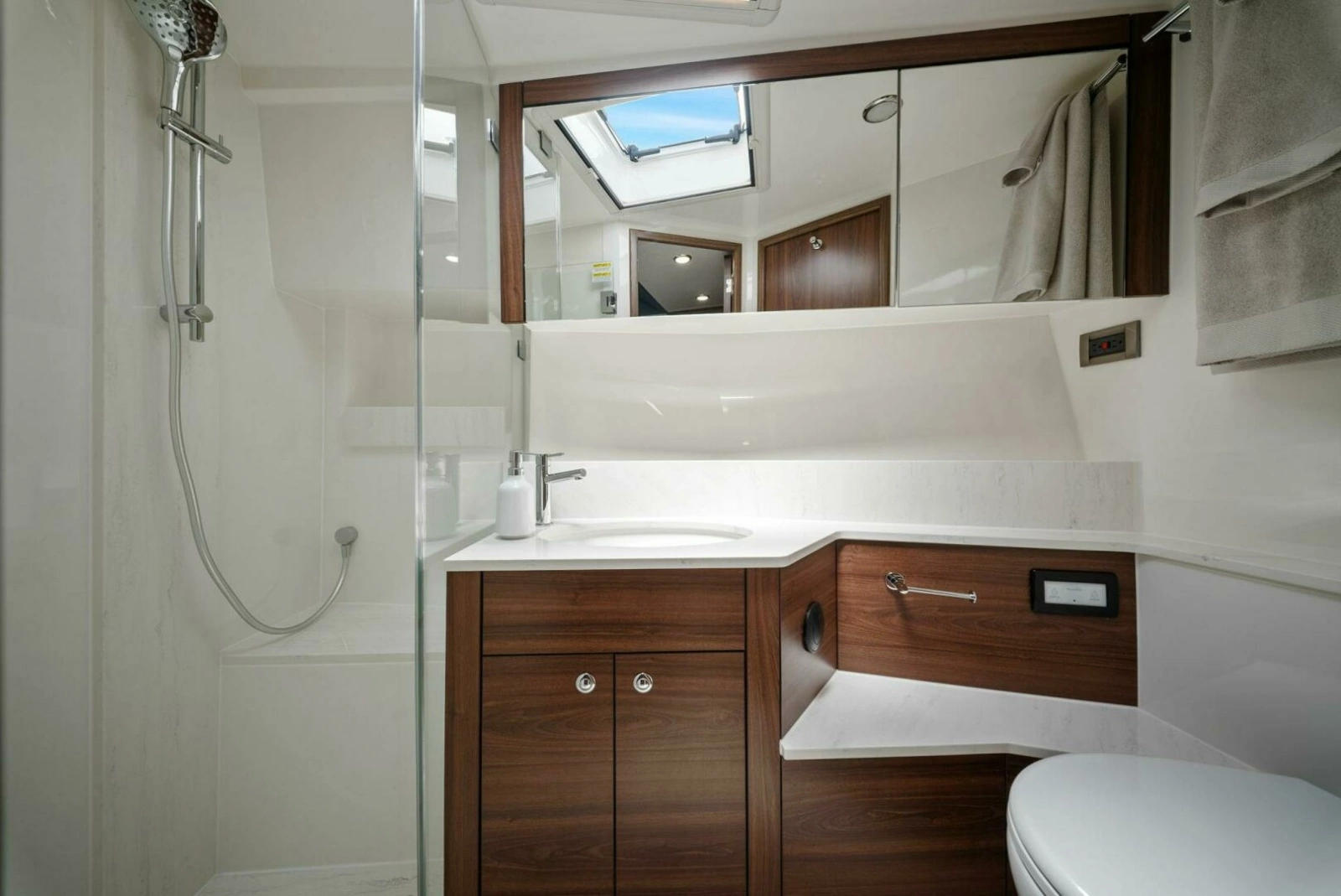 2025 Maritimo M600 