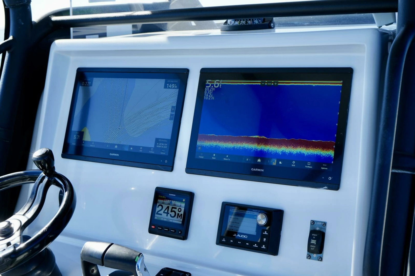 Yellowfin 32 Luhn 32- Helm Electronics