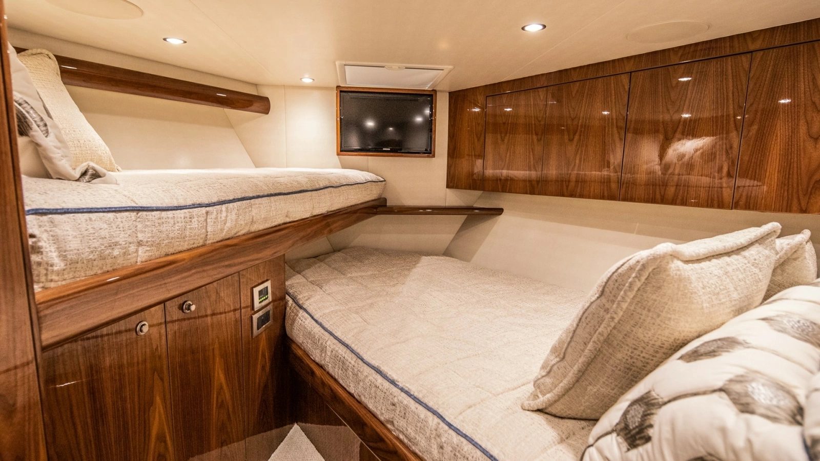 Guest Stateroom with Bunk Beds