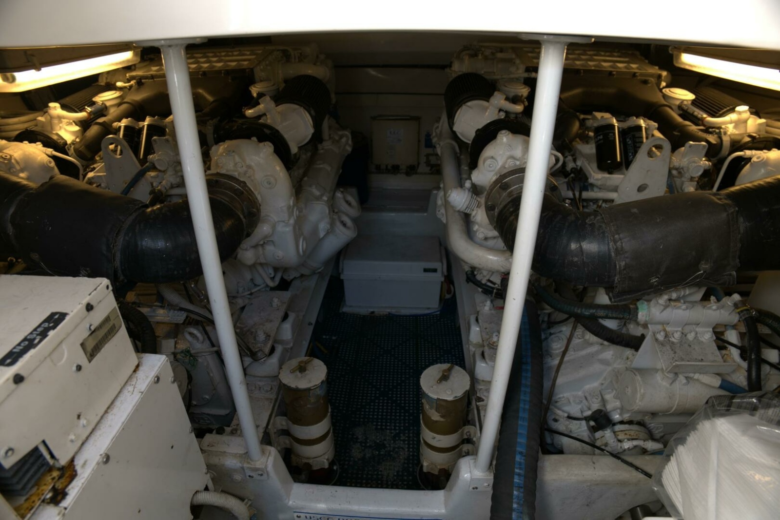43' 2002 Viking 43 Open