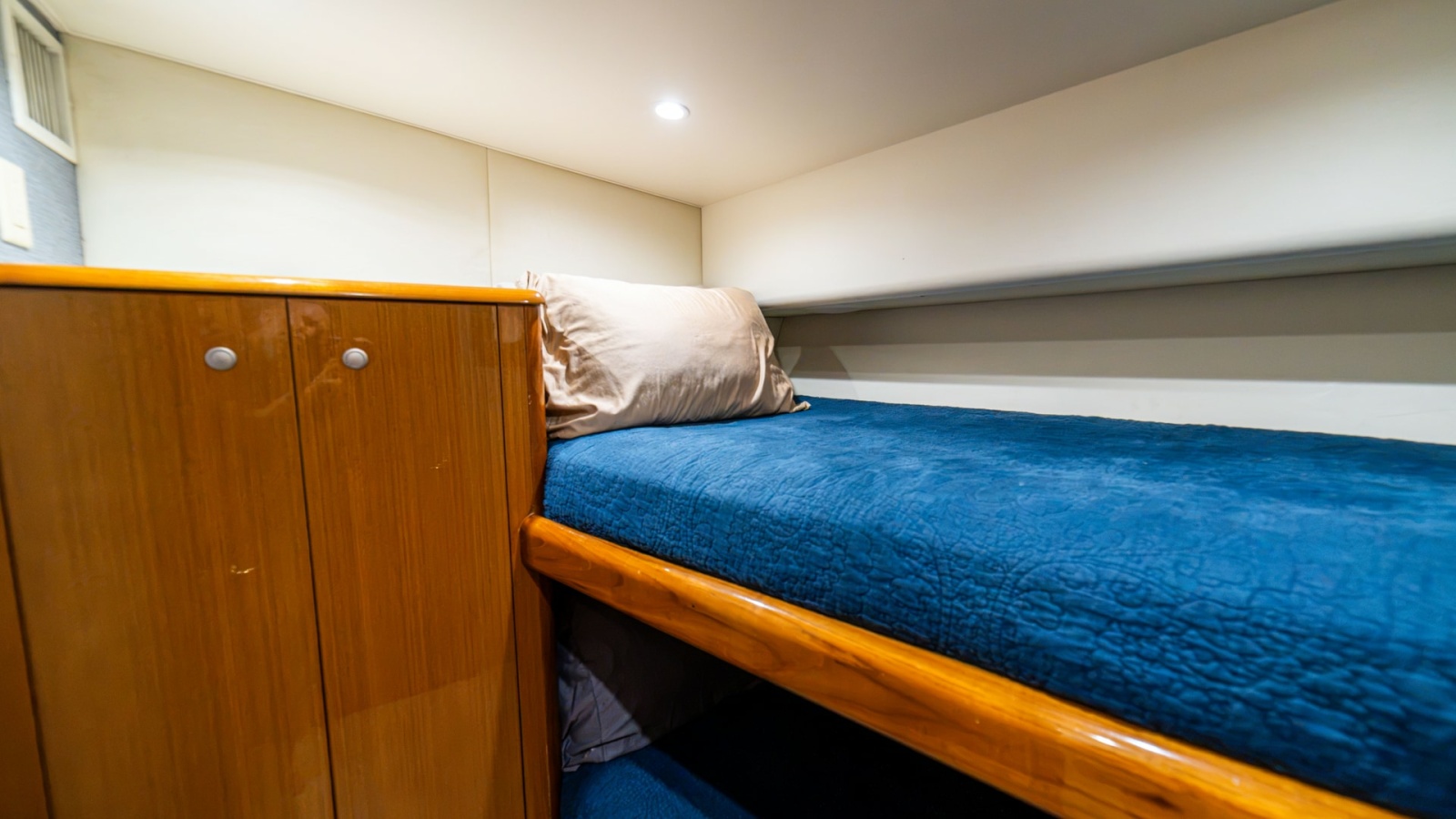 2001 Viking 61 Convertible- Caliente- Guest Stateroom