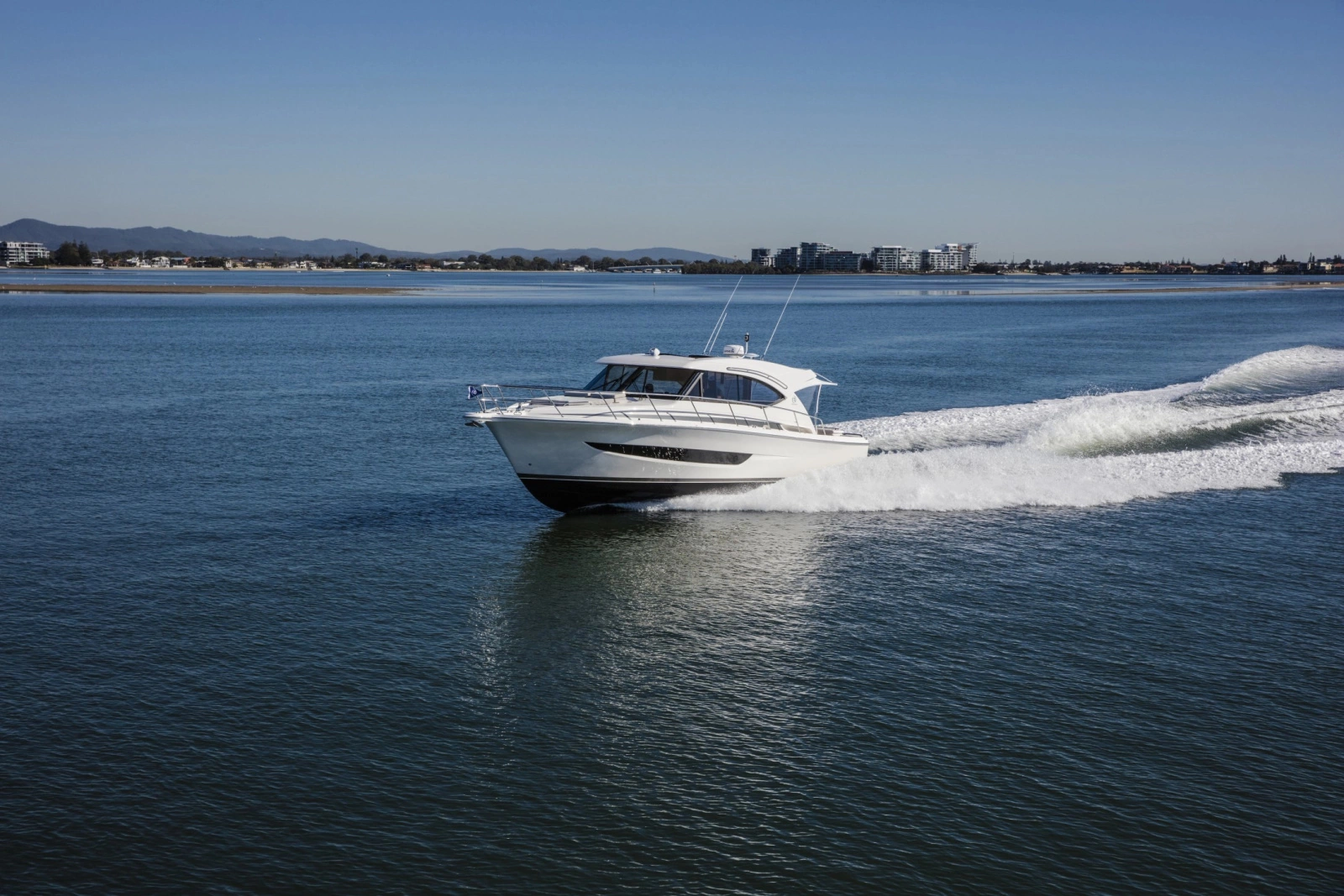 395 SUV 40ft Riviera Yacht For Sale