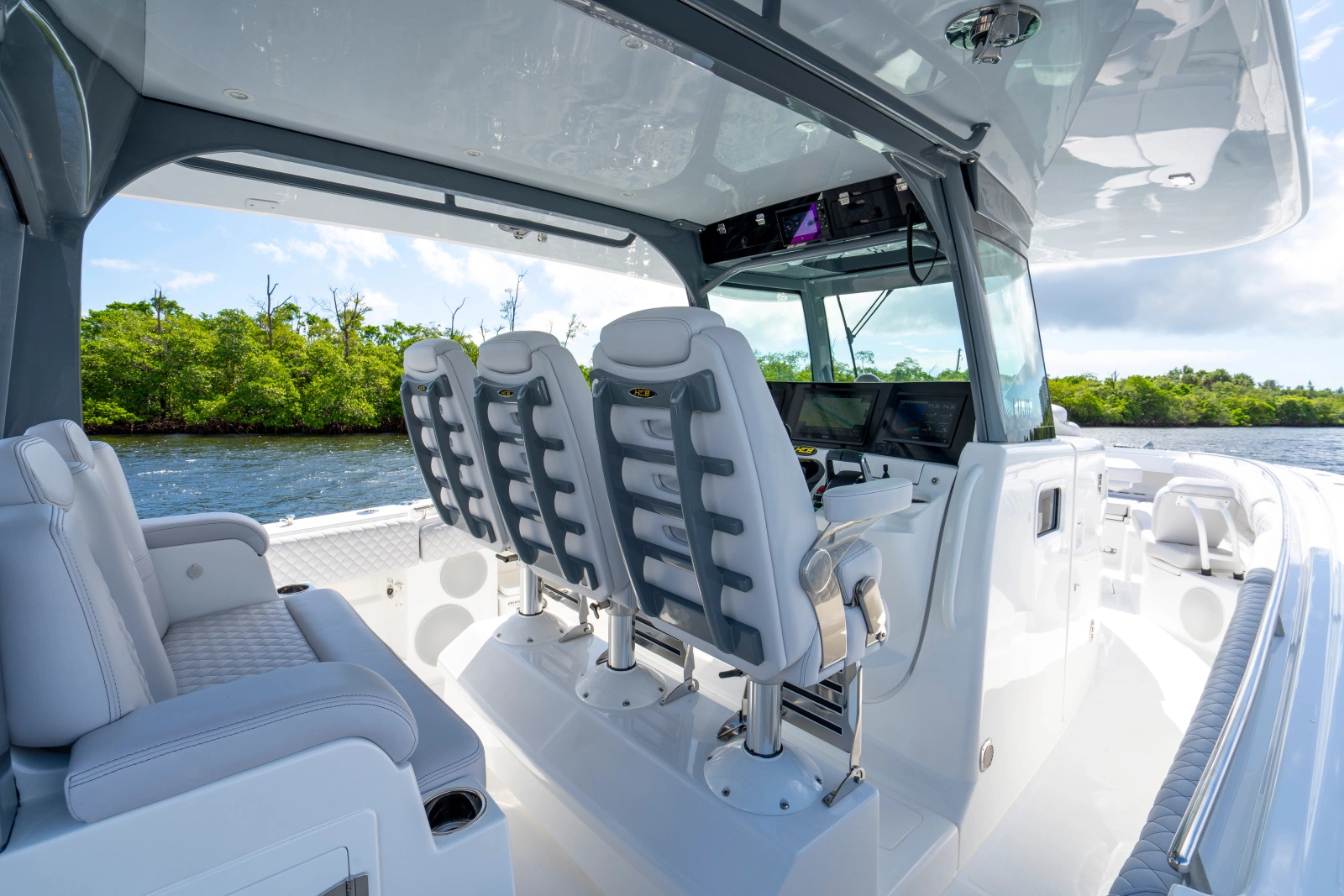 42 Lujo 42ft HCB Yacht For Sale