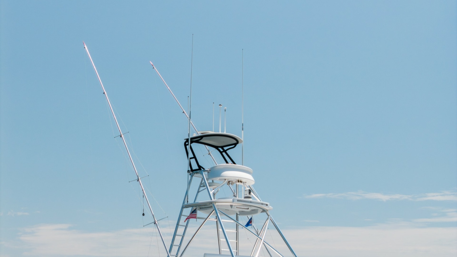 2021 65 Hatteras GT On the DL Tower (1)