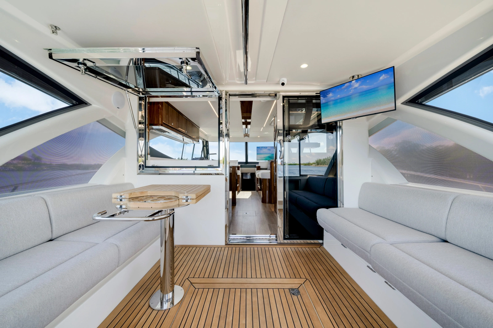 50 SPORTS MOTOR YACHT 50ft Riviera Yacht For Sale