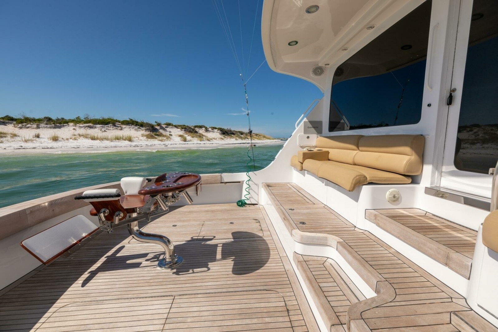 68' 2005 Hatteras 68 Convertible