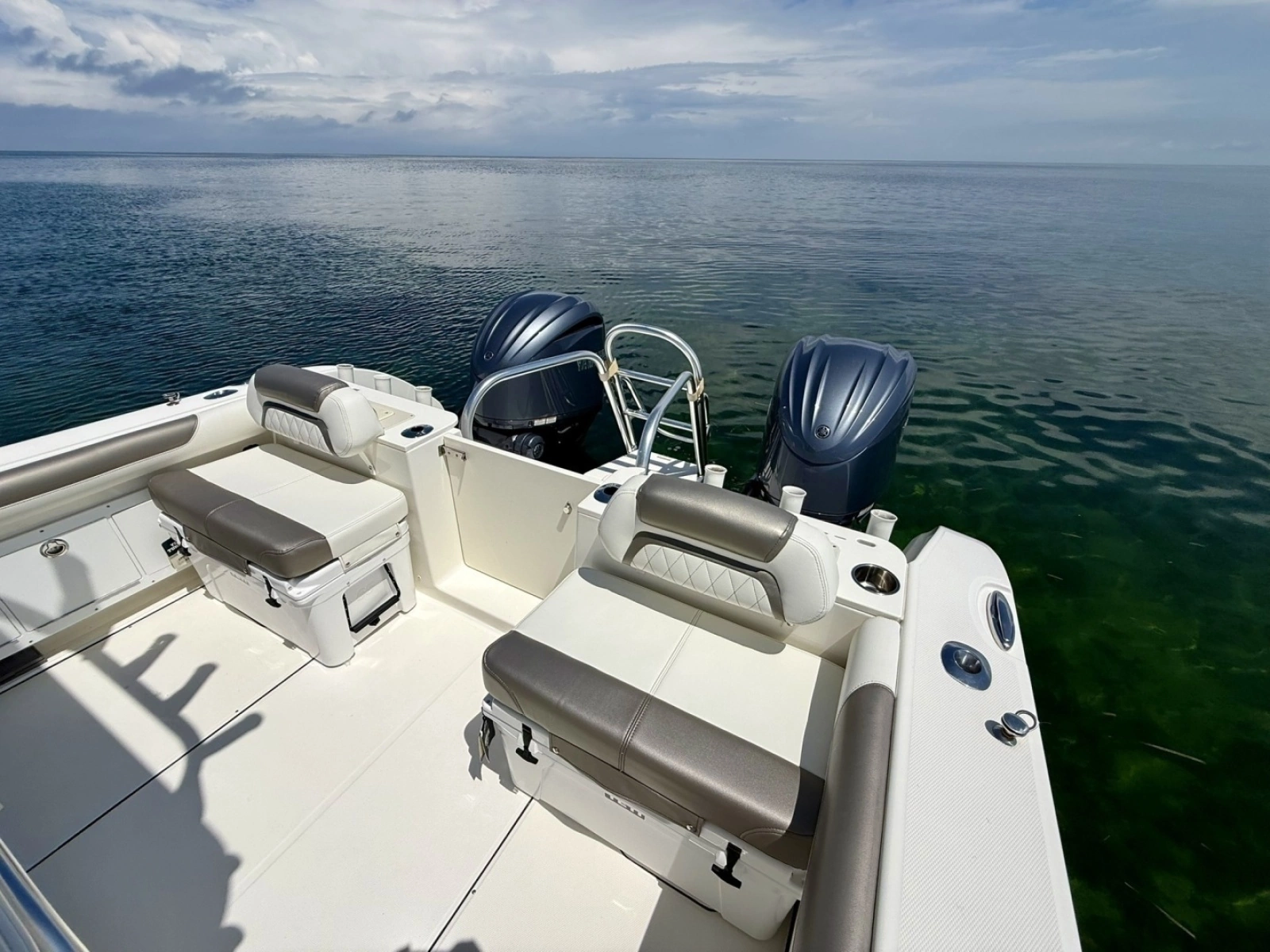 29ft World Cat Yacht For Sale