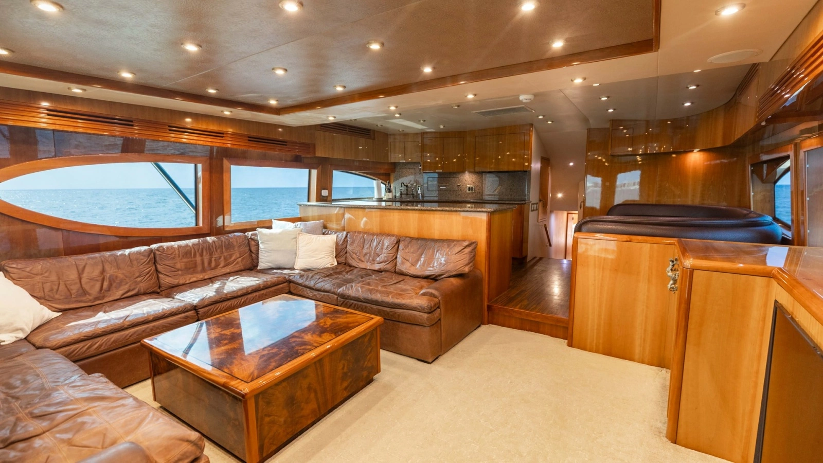 2007 Hatteras 68 Convertible- KEMOSABE- Salon