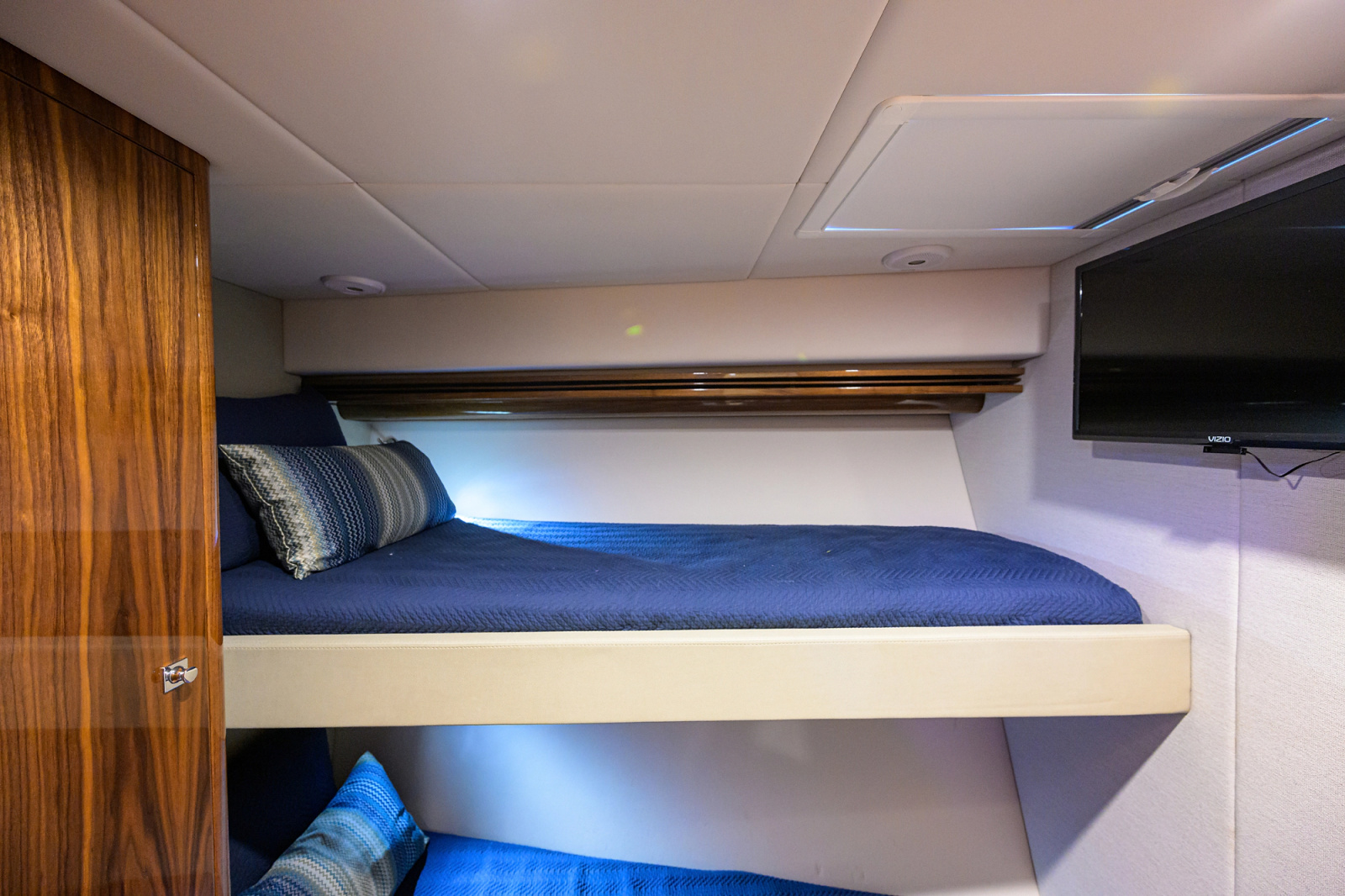 2023 Riviera 5400 Sport Yacht