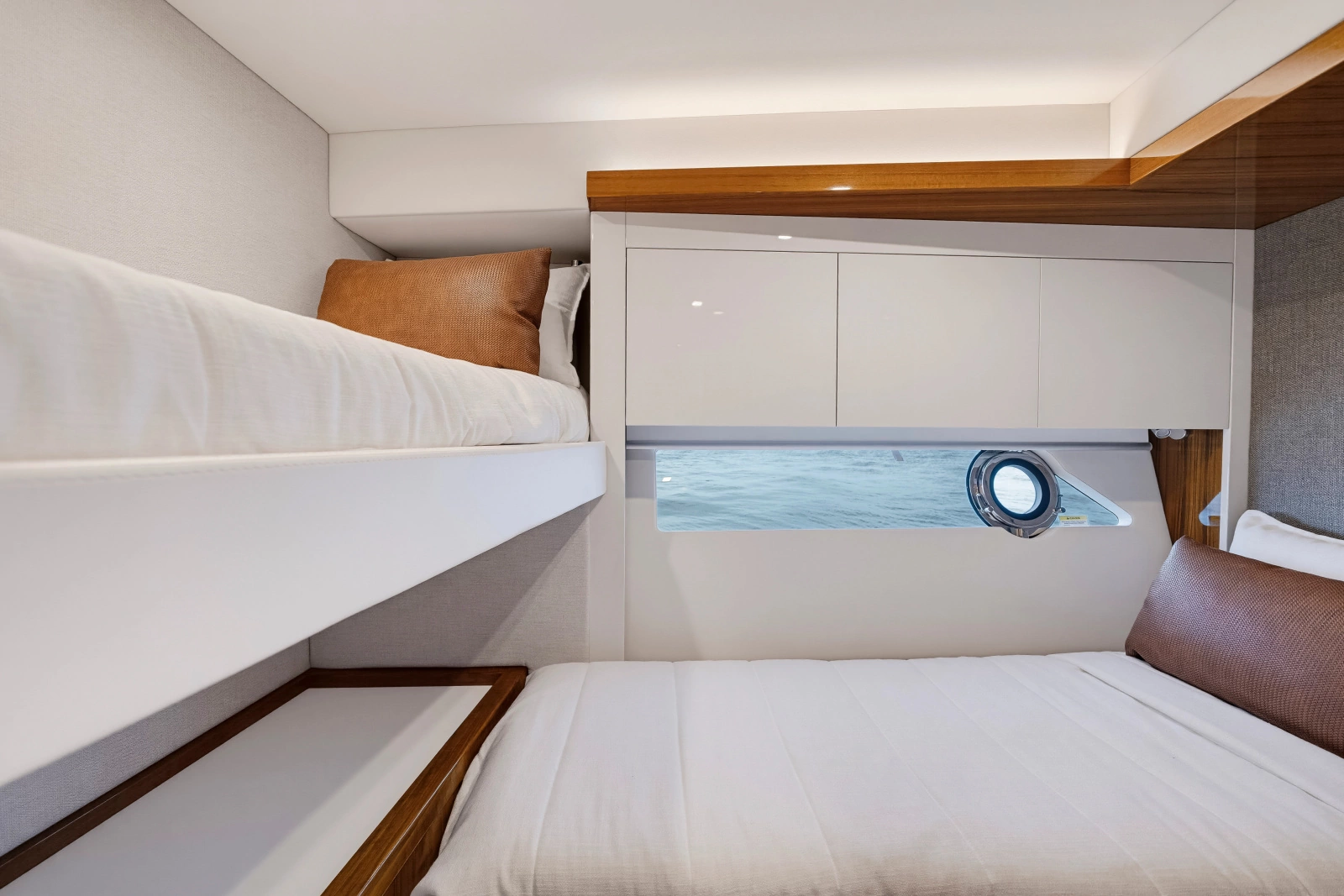 2025 Riviera 72 Sports Motor Yacht