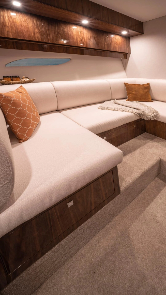 6000 SPORT YACHT 60ft Riviera Yacht For Sale