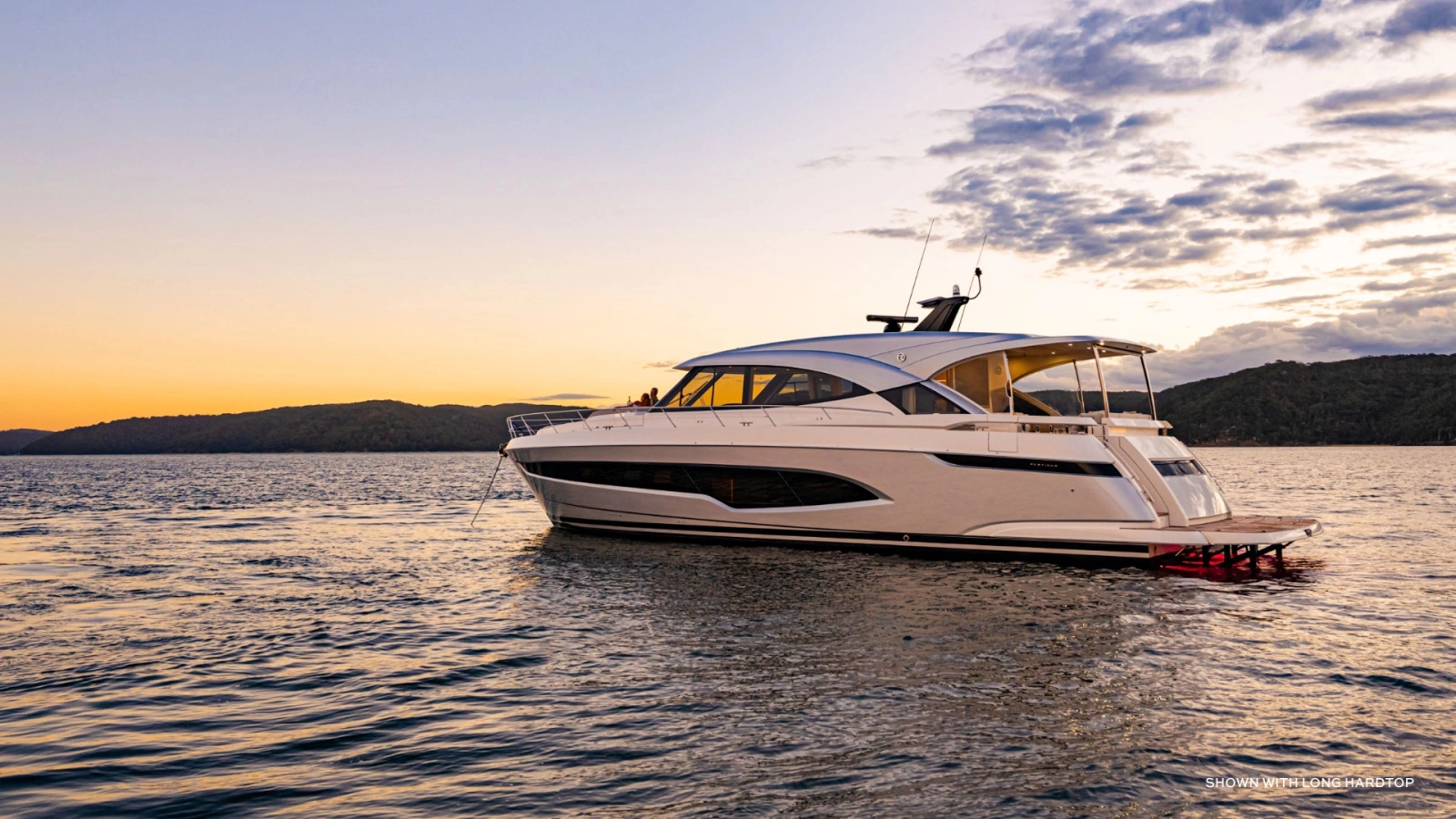 6200 SPORT YACHT 62ft Riviera Yacht For Sale