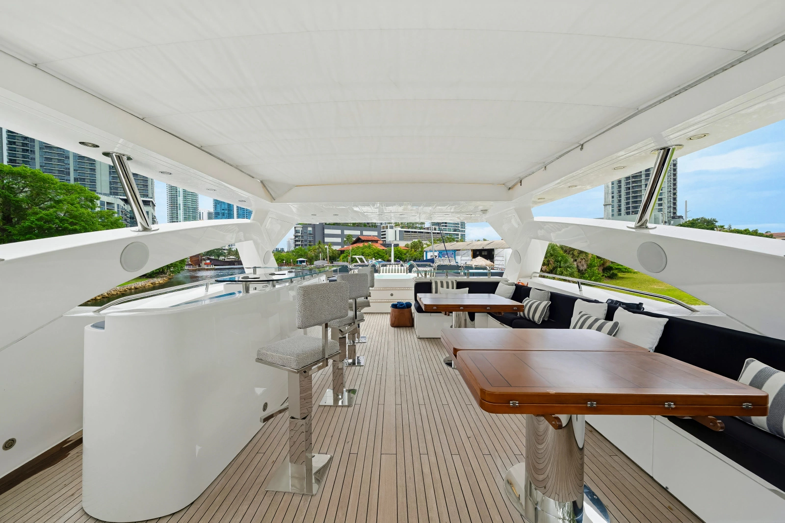2010 Sunseeker 34 Metre Yacht