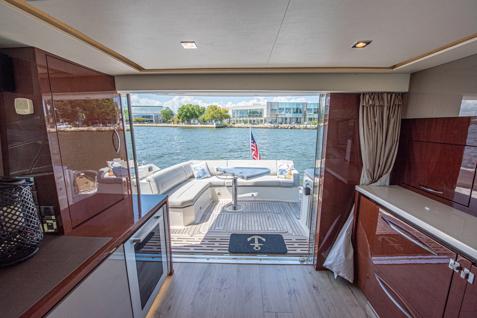 2018 Sea Ray L550