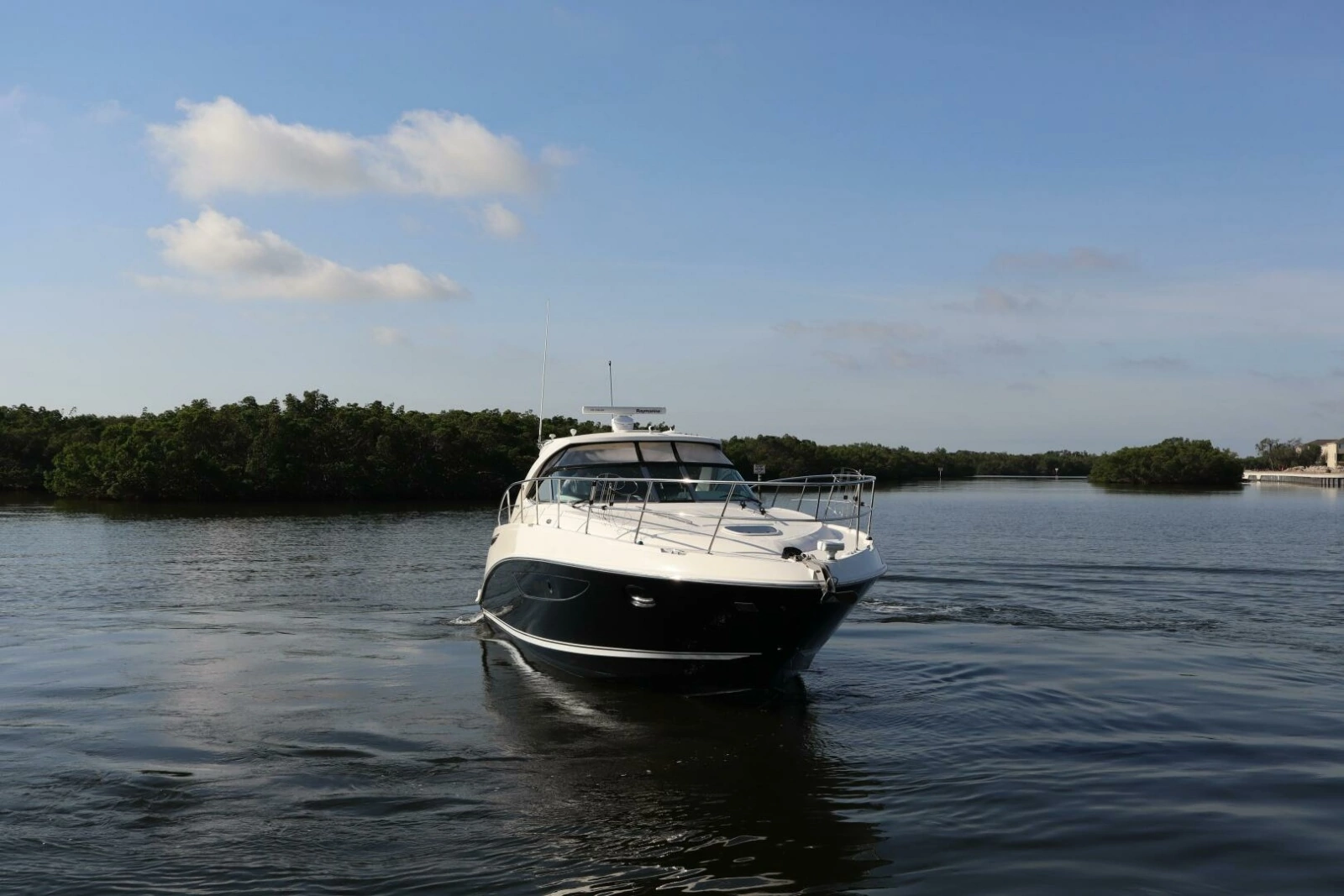 2015 Sea Ray 410 Sundancer photo 53