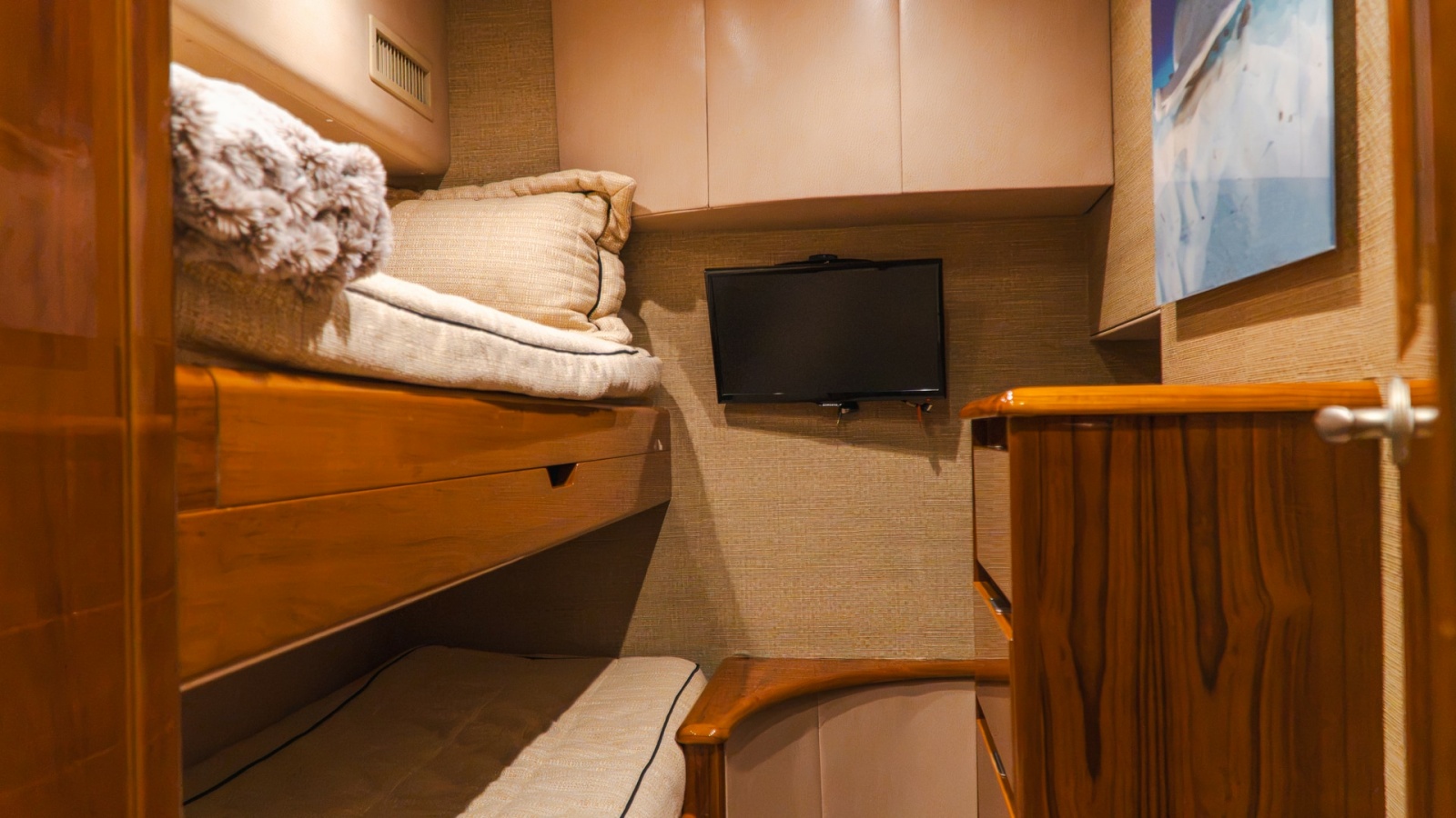 Cozy Twin Bunk Cabin