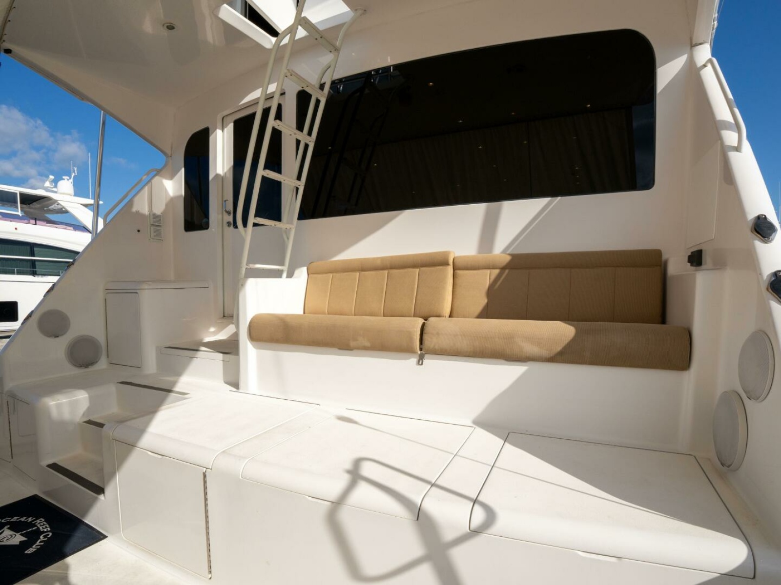 Viking 74 STREAM RUNNER- Cockpit