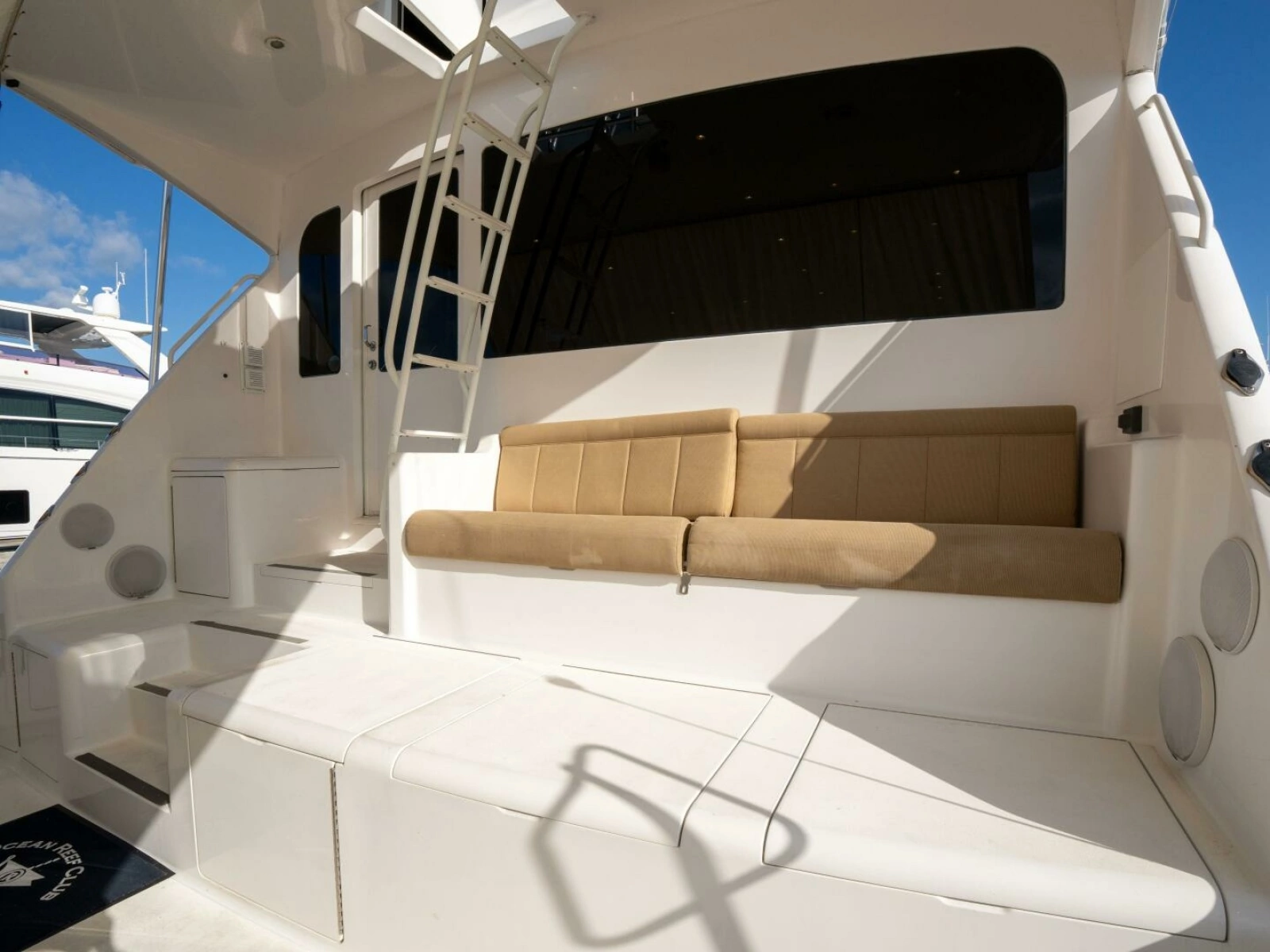 Viking 74 STREAM RUNNER- Cockpit
