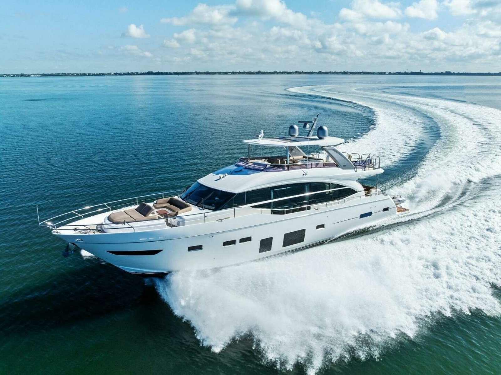 75' 2018 Princess Y75 Motor Yacht