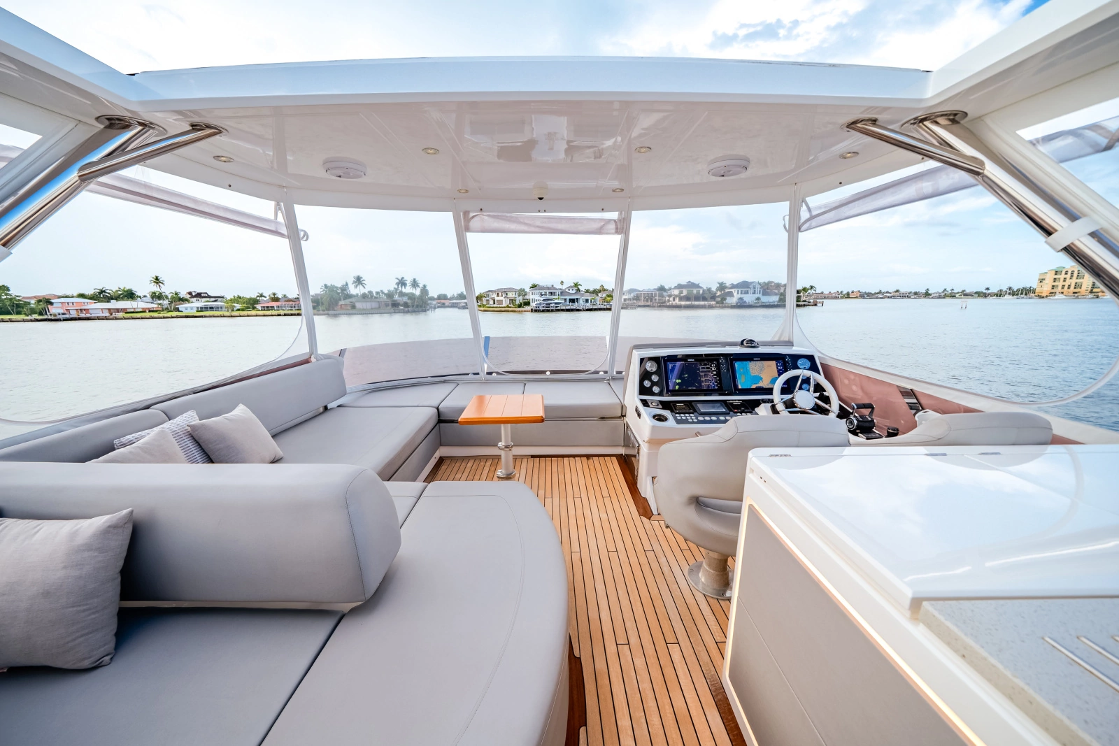 2019 Sunseeker 76 Flybridge