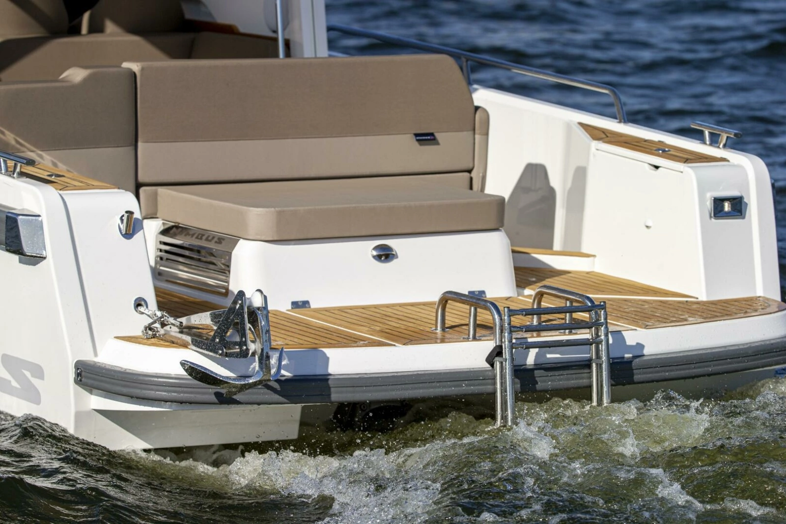 Nimbus Weekender 9 Swim Platform