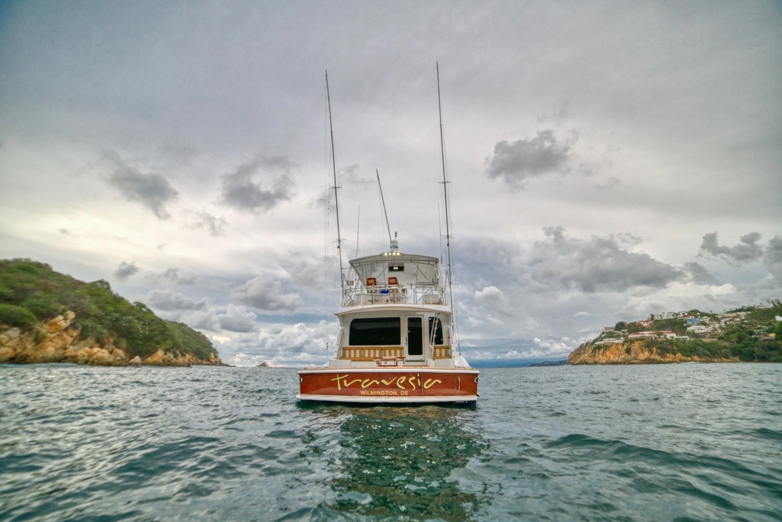 2005 Hatteras 68 Convertible -  Travesia