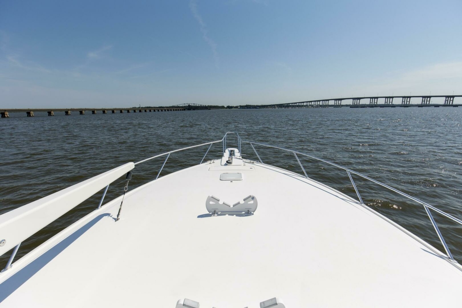 64' 2007 Viking 64 Enclosed Bridge