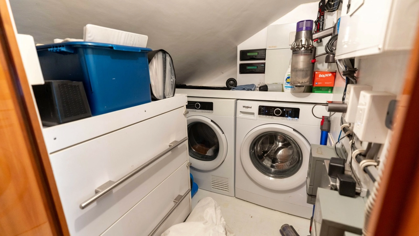 2007 Hatteras 68 Convertible- KEMOSABE- Laundry