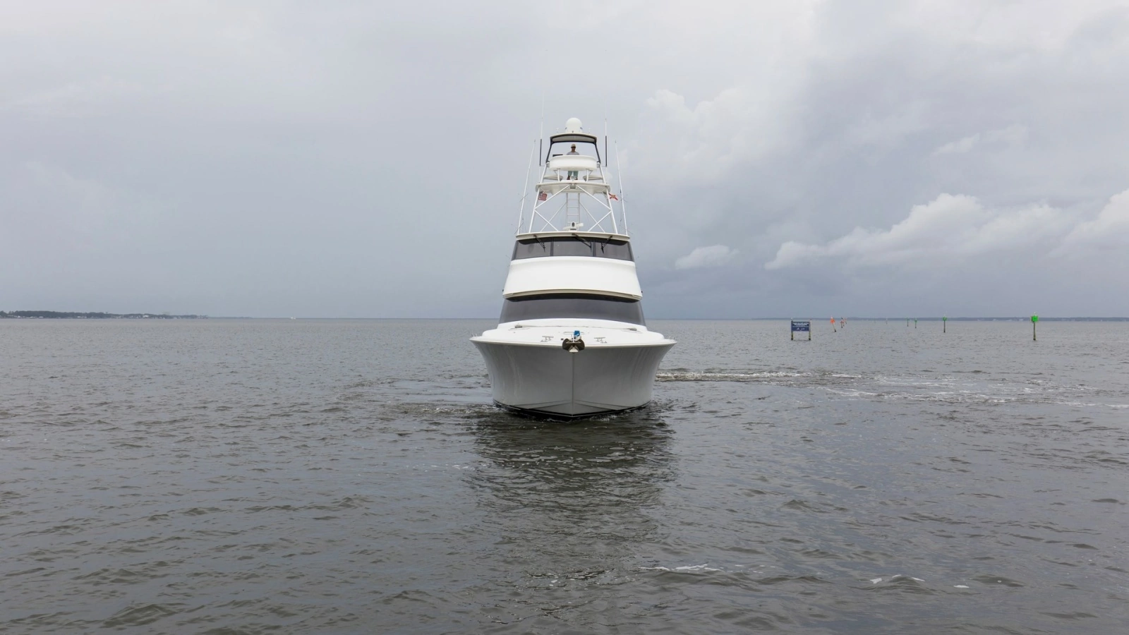 2007 74 Viking Enclosed Bridge Never Settle Profiles (3)