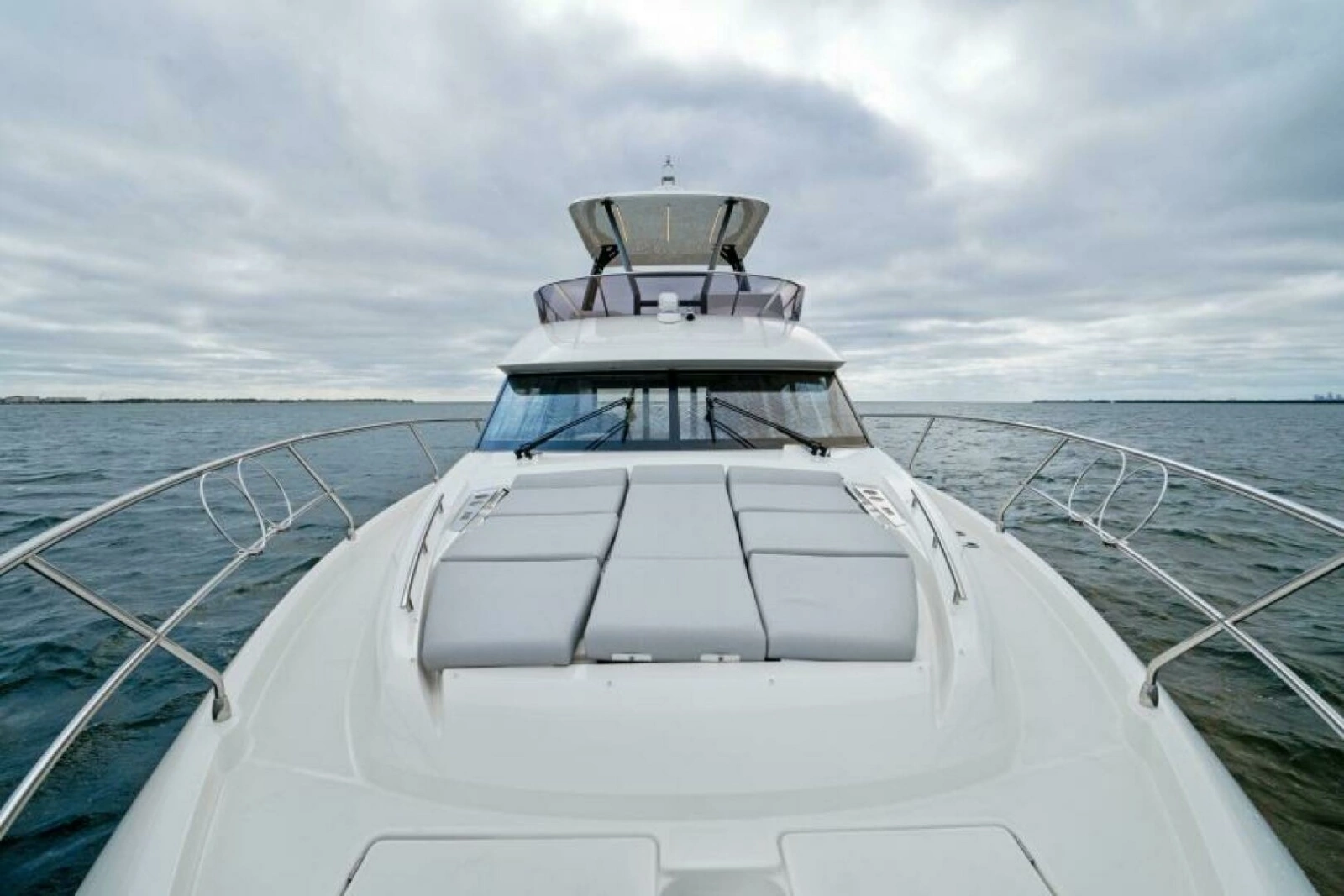 2024 46 Prestige Flybridge -Foredeck Sun Lounger