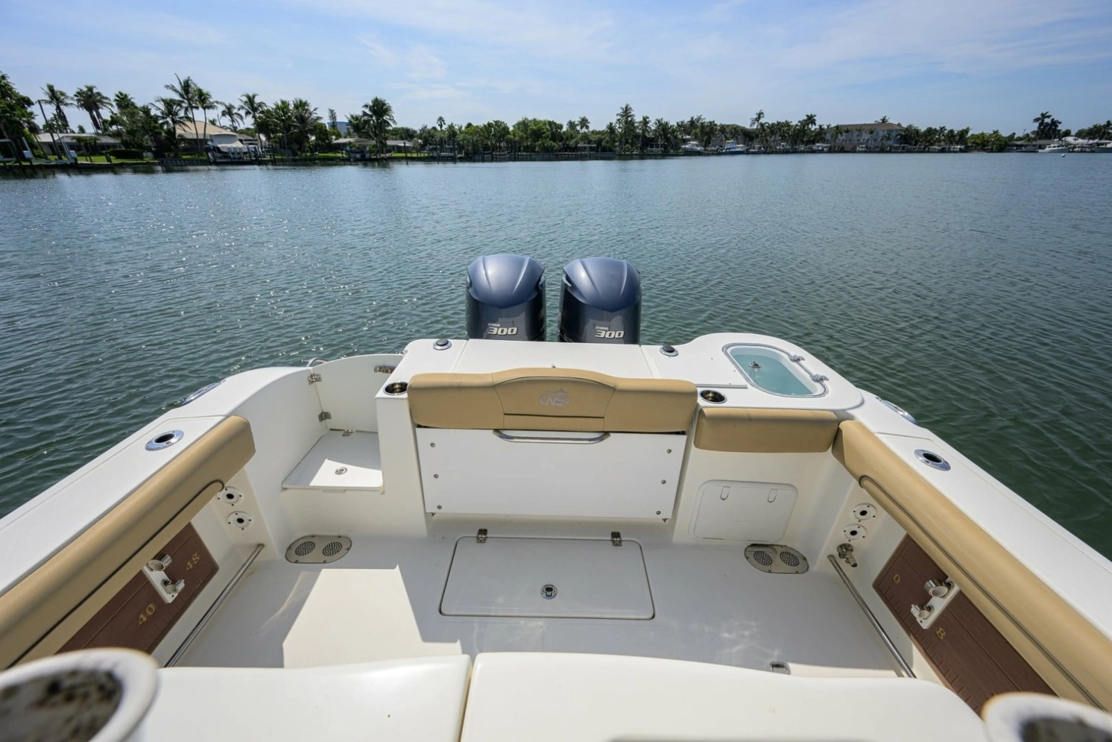 NauticStar 28 - Cockpit