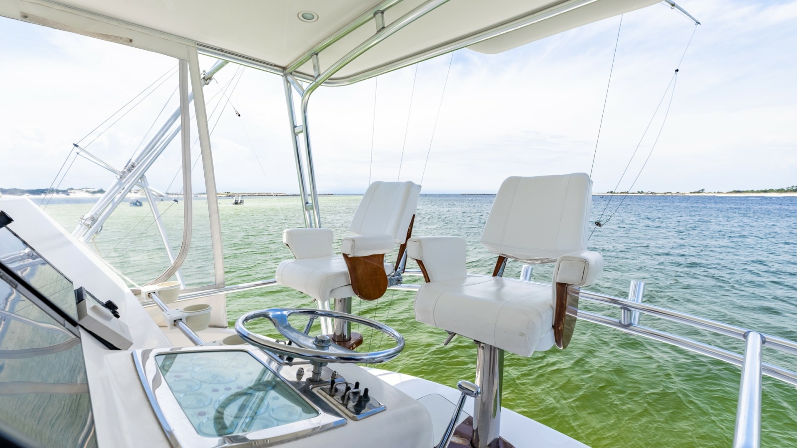 Flybridge Helm with Dual Seating
