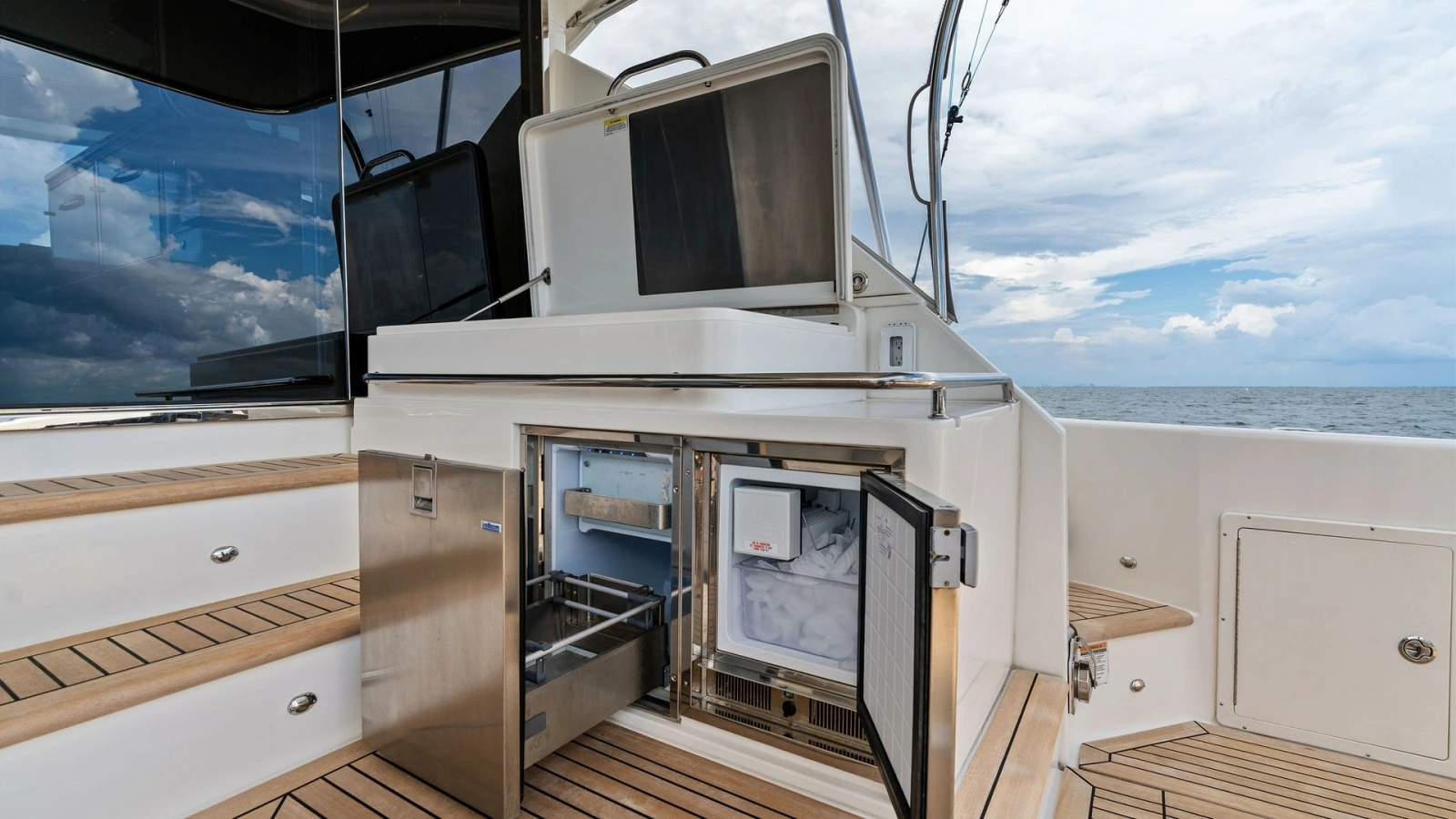 Cockpit Galley with Integrated Appliances