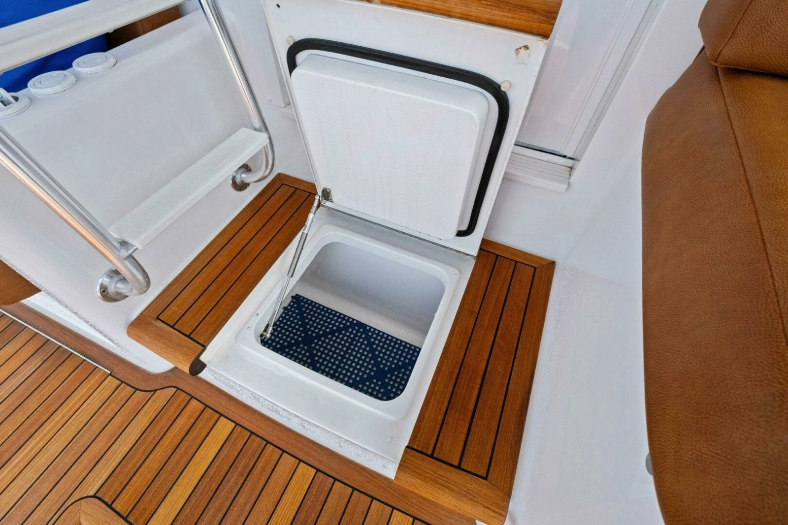 2012 Viking 82 Convertible photo 70