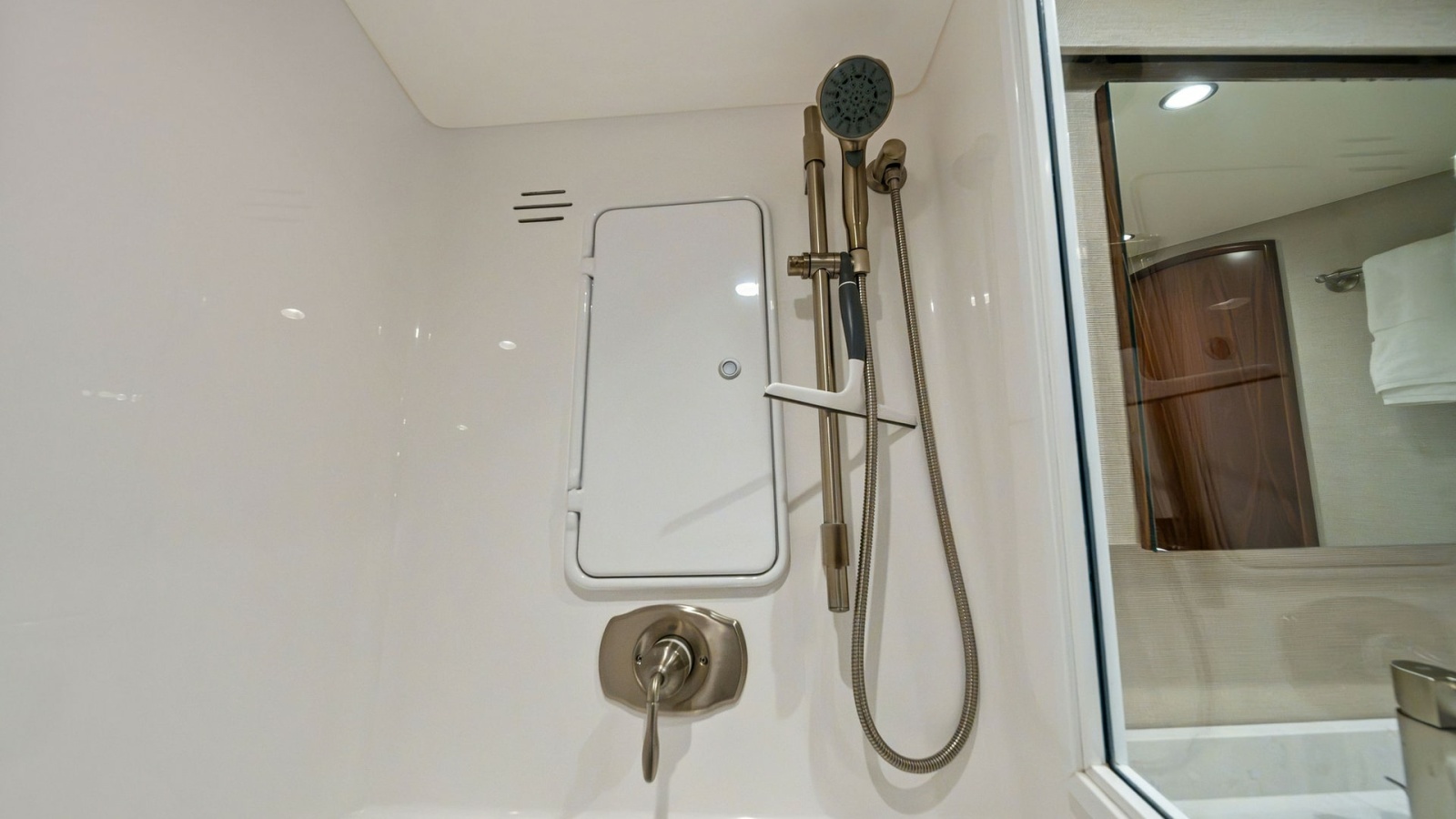 En-Suite Bathroom Shower Detail