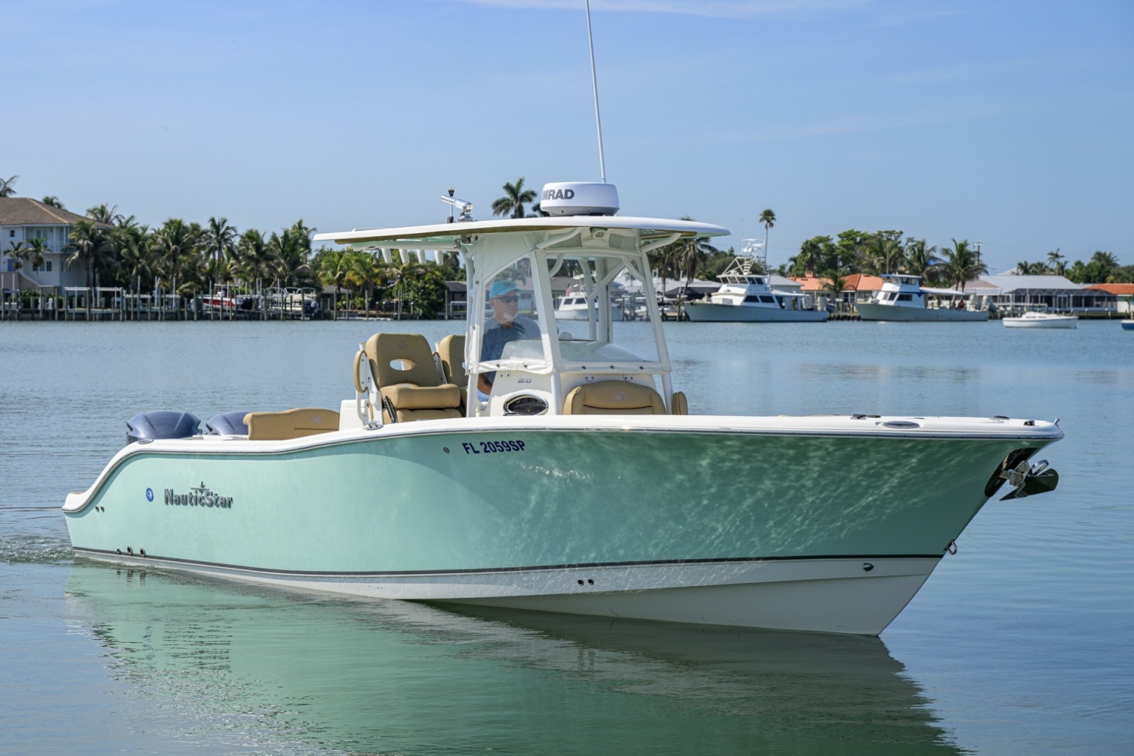 NauticStar 28 - Exterior Profile