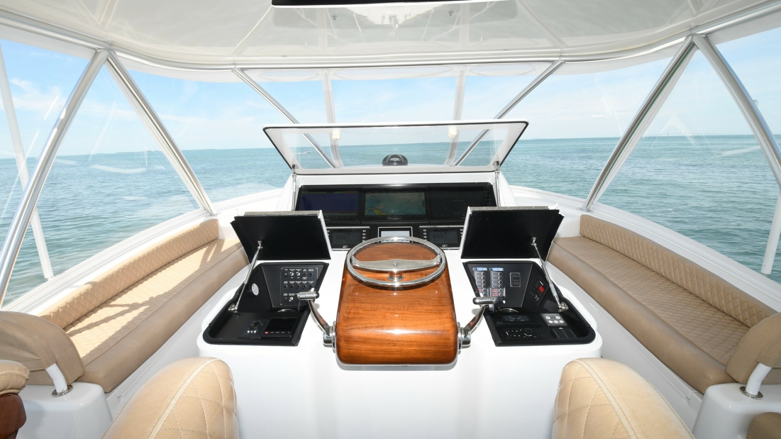 Flybridge Helm Station with Seating