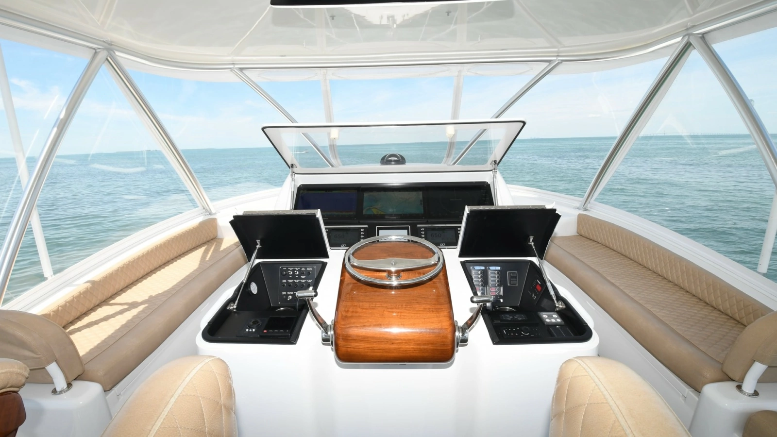 Flybridge Helm Station with Seating