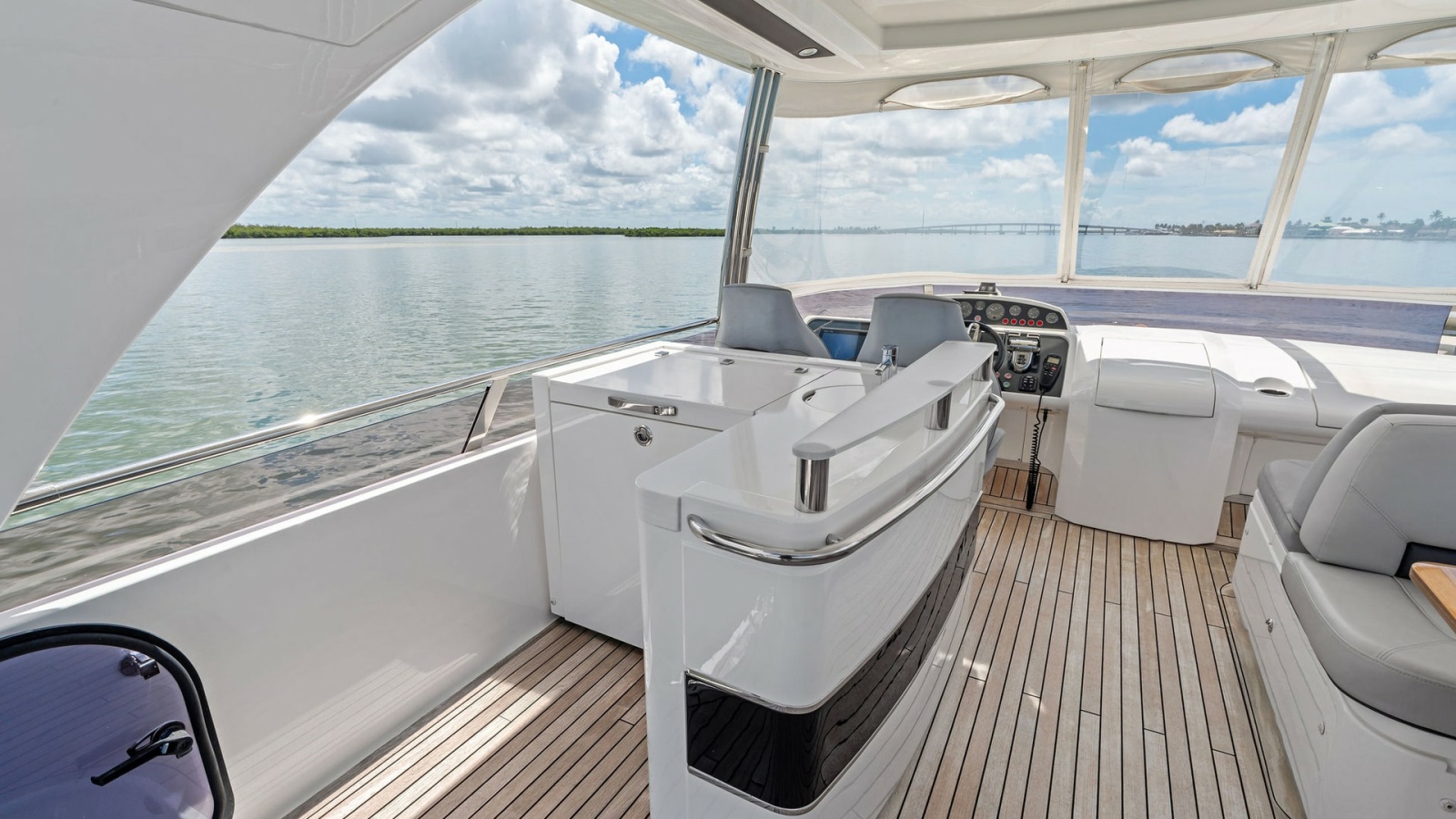 Flybridge Helm and Seating Area
