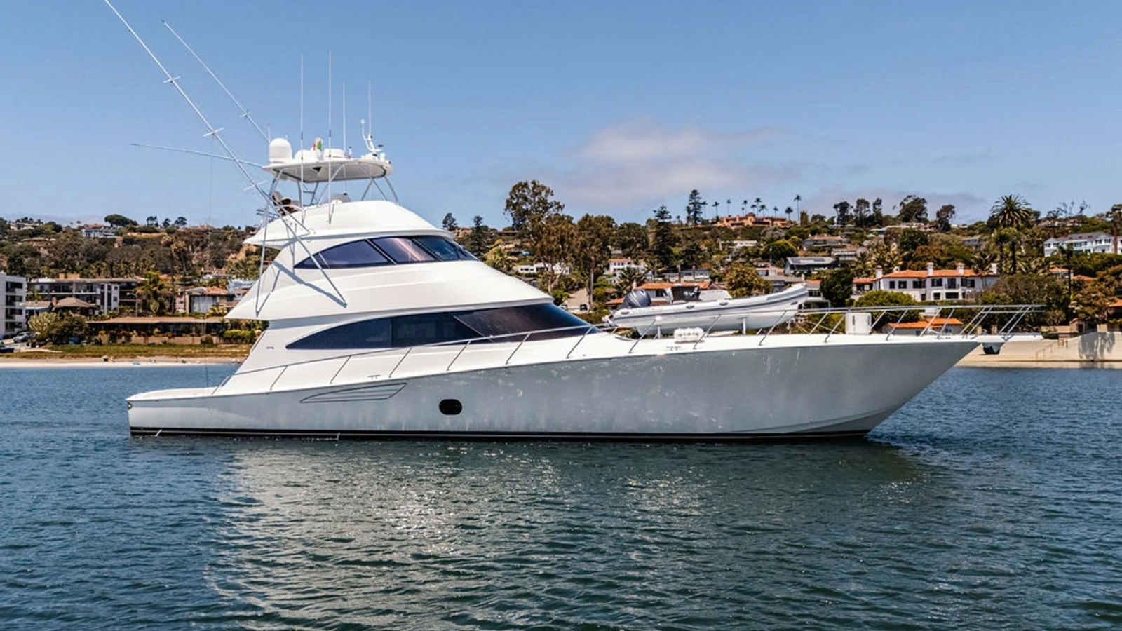 Starboard Profile of Viking 80 Skybridge
