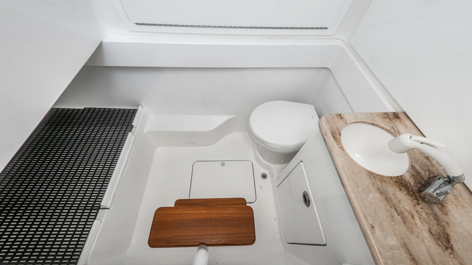 Compact Yacht Head with Sink