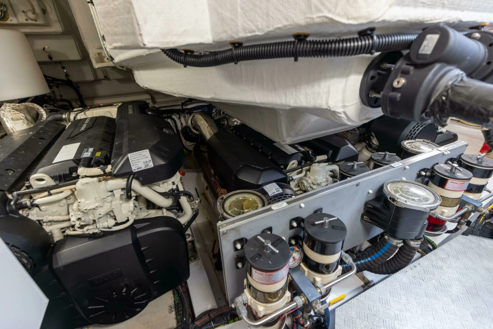 Azimut 60 - Azure - Engine Room