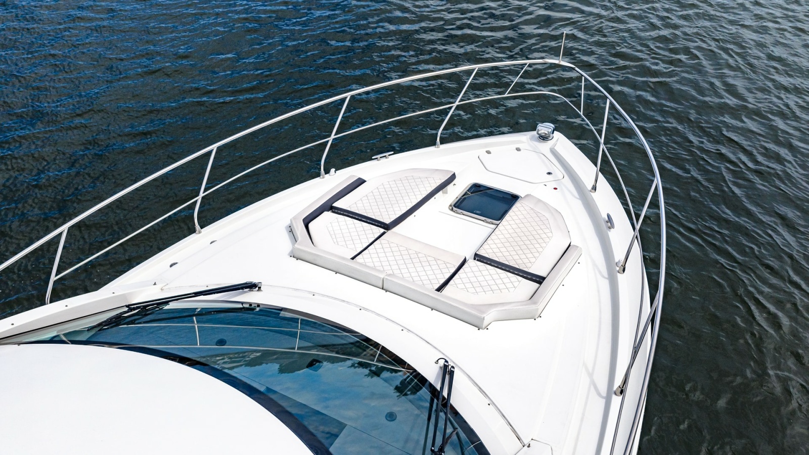Foredeck with Sunpad Loungers