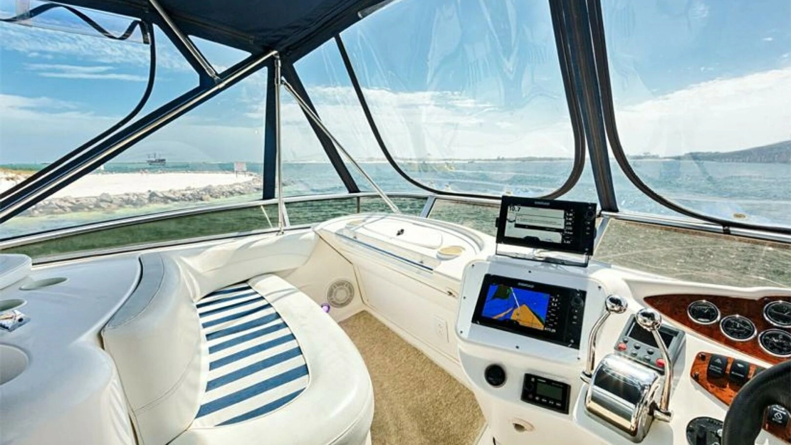 Flybridge Helm Station with Seating