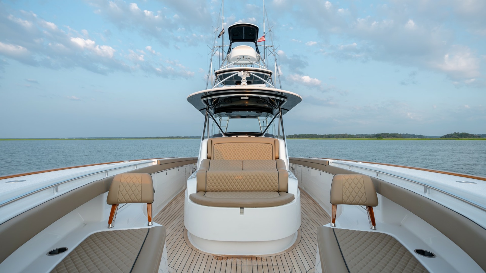 Spacious Bow Seating Area