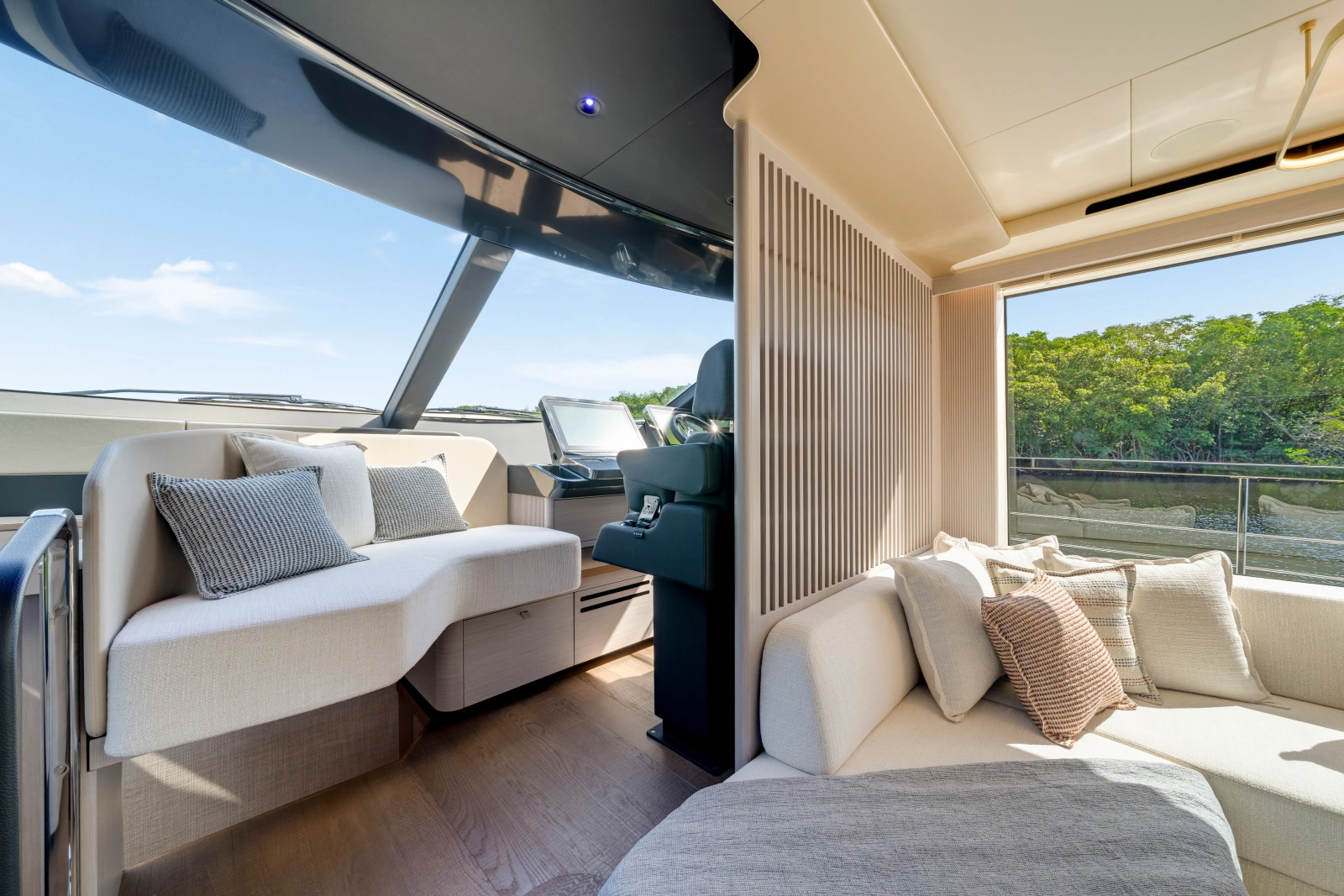 70 FLY 70ft Absolute Yacht For Sale