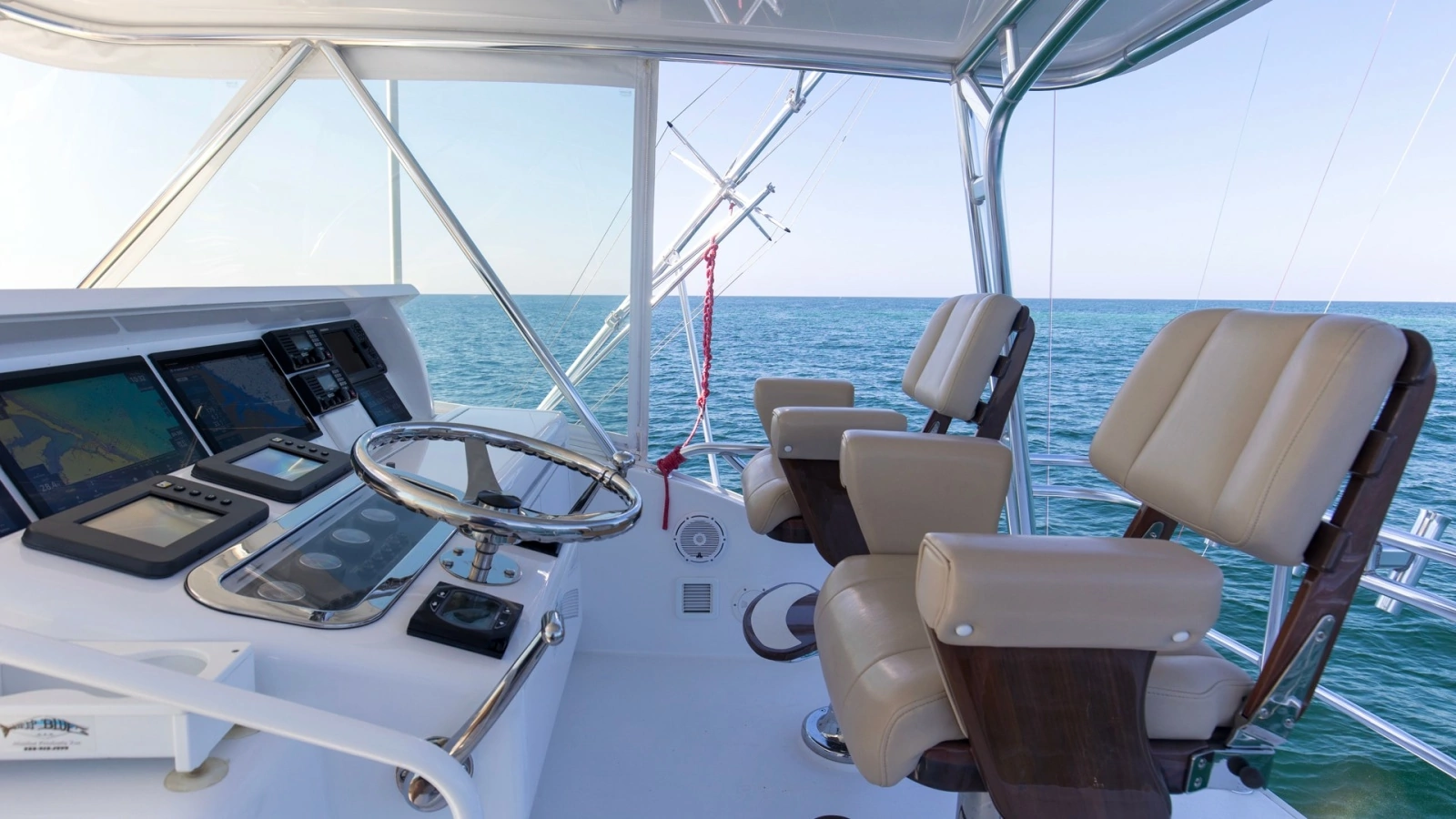 2008 54 Hatteras Convertible American Made Bridge (8)